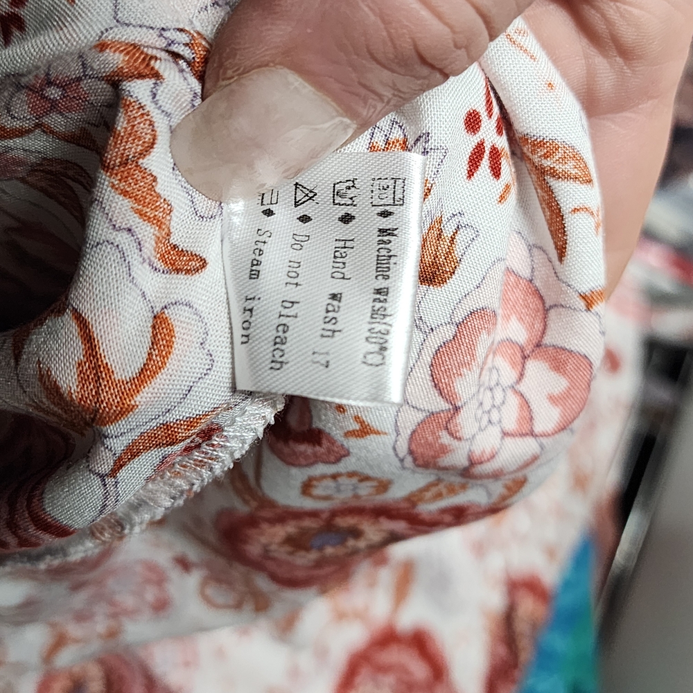 ZESICA Red & Cream Floral Wrap Maxi Dress, Size medium - Picture 5 of 5